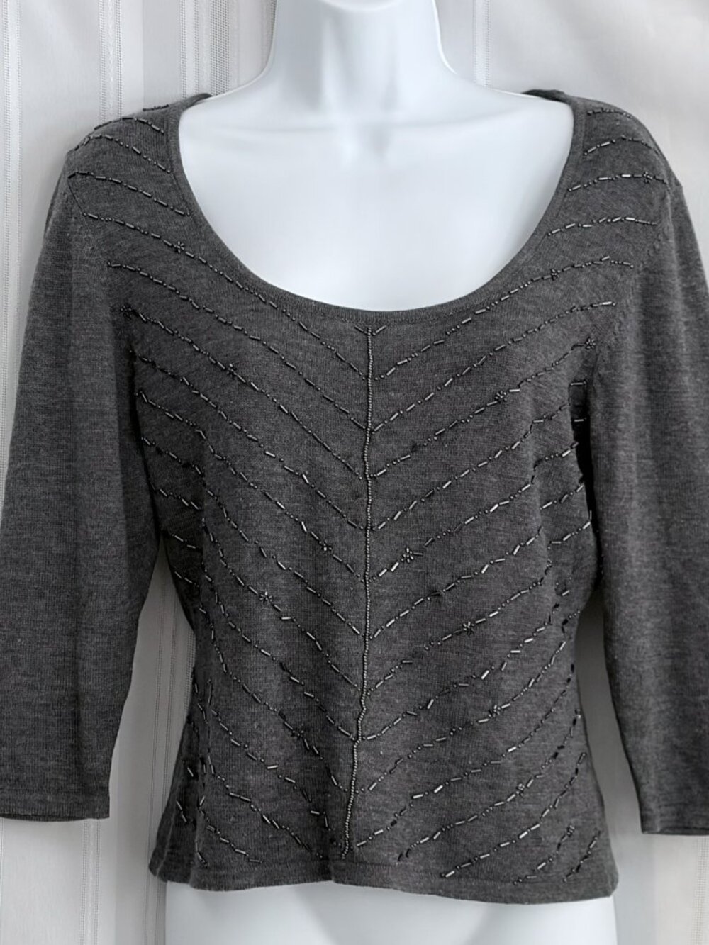 Vintage Gantos Gray Beaded Chevron Knit Top Size Large Scoop Neck Asymmetrical